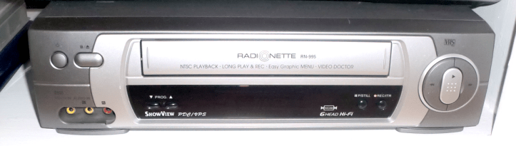 Bonus picture - Radionette RN-995 VCR (photo by Old School Game Blog)